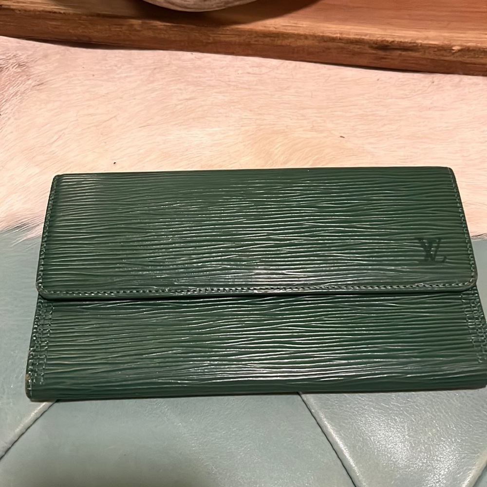 Green epi-Louis Vuitton wallet